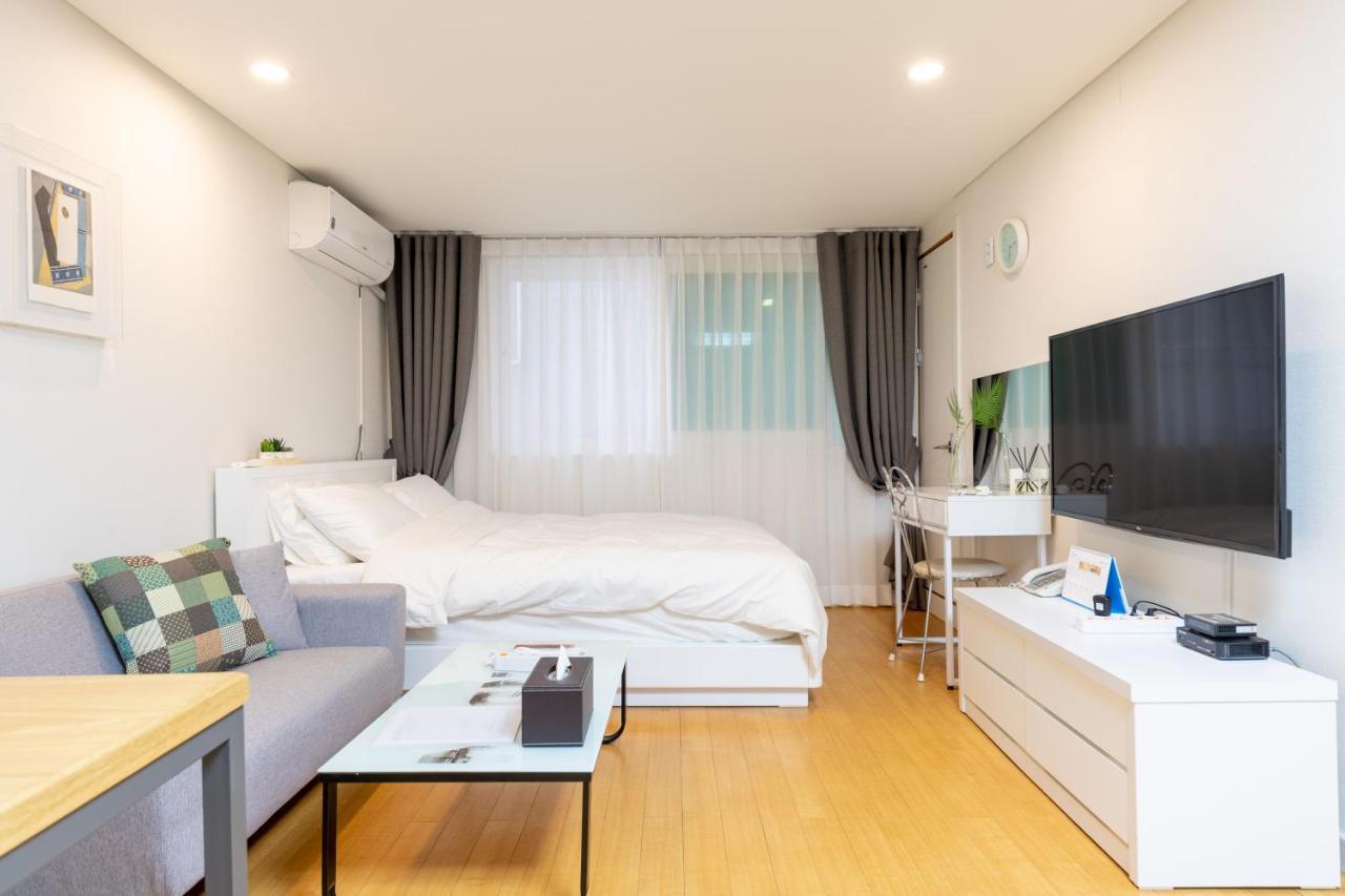 Daebok's Amazing Apartment Seoul